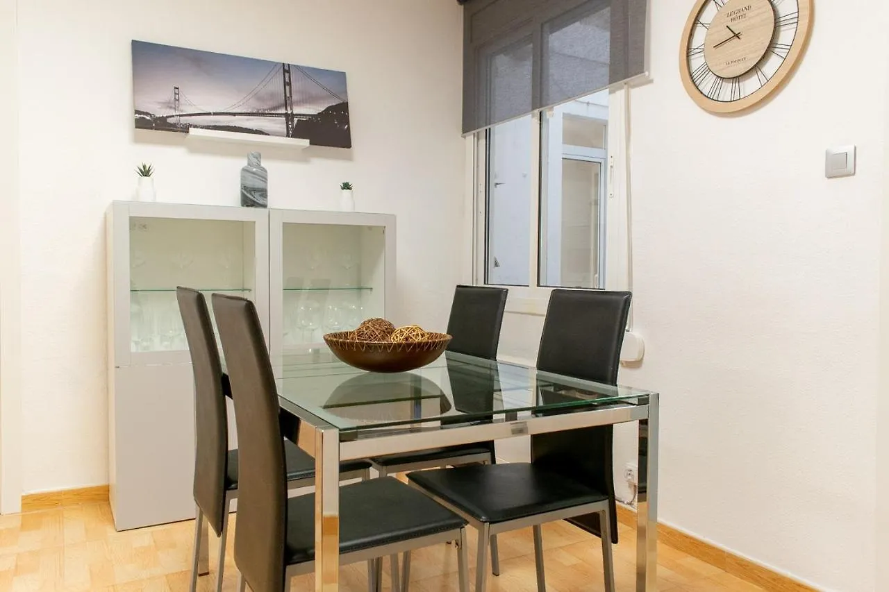 Apartamento Ahllenrock Cornella 20 Min Aeropuerto, 30 Min Bcn Cornellá de Llobregat 0*,  España