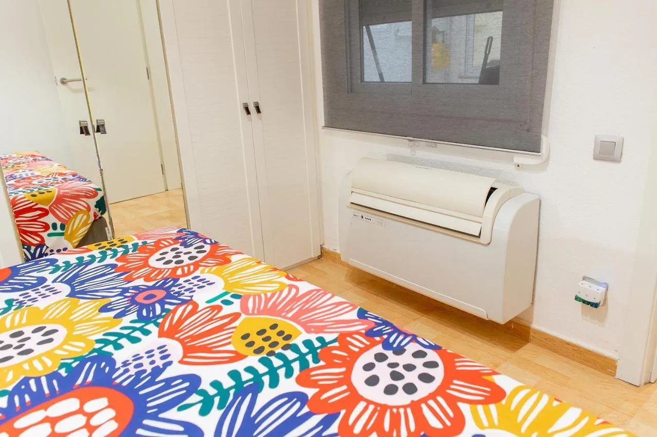 Apartamento Ahllenrock Cornella 20 Min Aeropuerto, 30 Min Bcn Cornellá de Llobregat 0*,